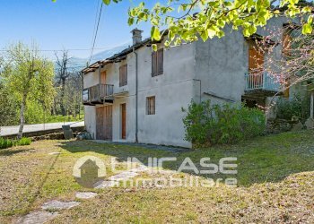 Casa semi indipendente Frazione Inverso Fiemminuto, 10, Villar Pellice - foto 1