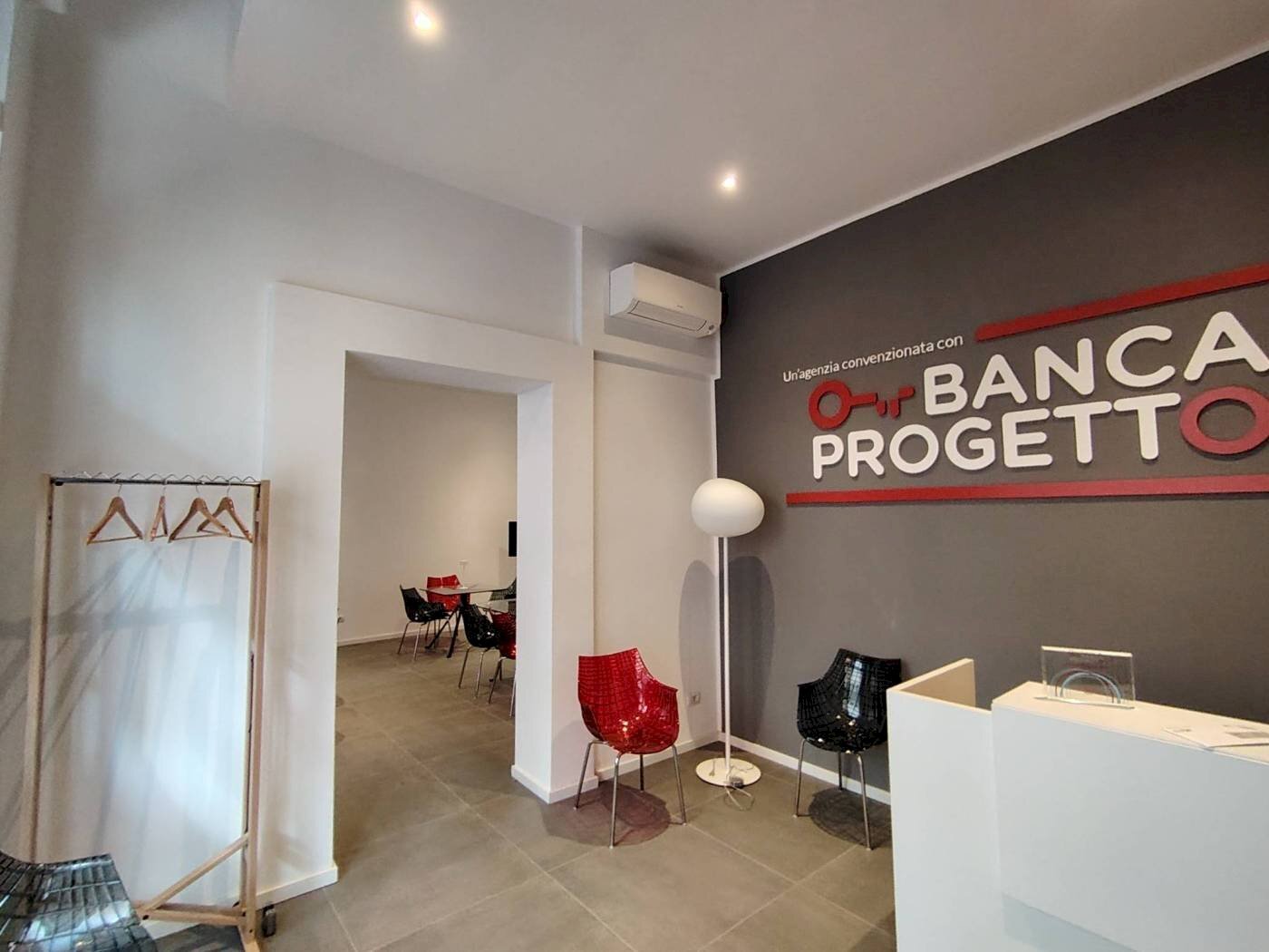 Shop Via dei Mille, 3, Bologna (neighborhood Centro Storico) - photo 2