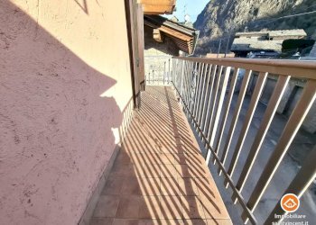 Semi-detached house Frazione Plout, Montjovet - photo 12