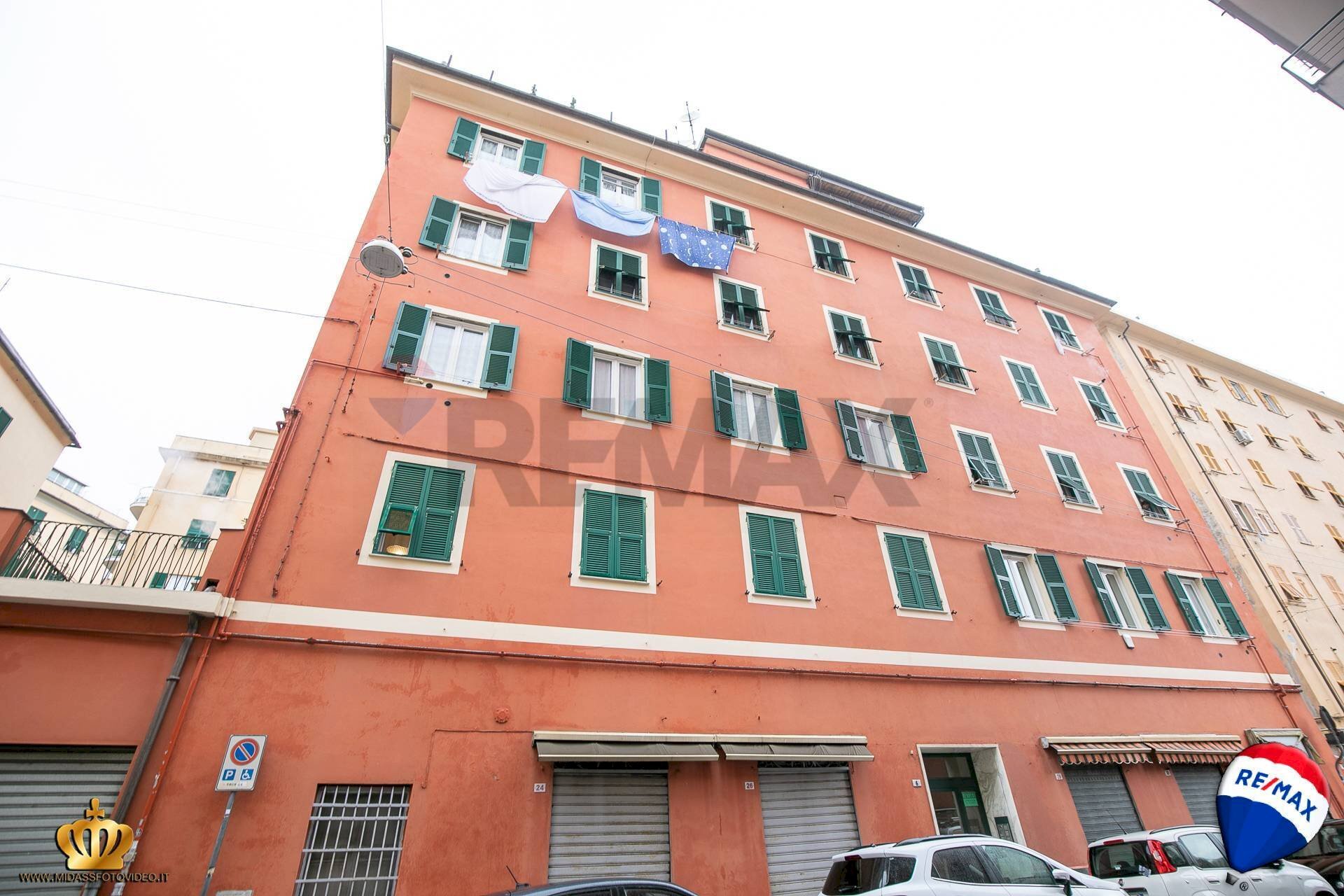 Three-room apartment Via Montebruno, 6 
 Marassi, Genova (neighborhood Marassi) - photo 1