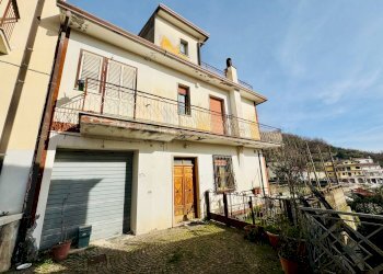 Foto 1 - Casa semi indipendente VIA RIPARATA
 
27, Luogosano - foto 1