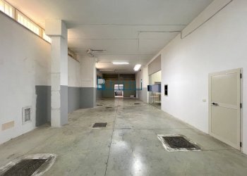 Foto 1 - Magazzino Via Niccolò IV, San Benedetto del Tronto - foto 1