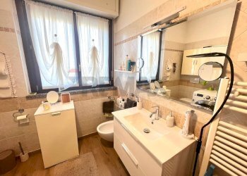 Bagno - Trilocale Via Scirlago
 
10, Cittiglio - foto 10