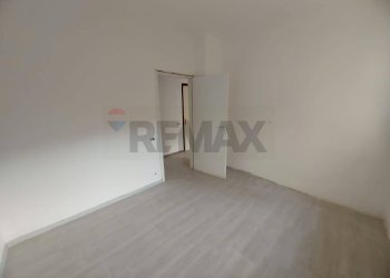 Stanza vuota - Bilocale Via Provinciale per Orino
 
4, Castello Cabiaglio - foto 10