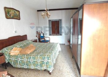 Camera / camera da letto - Casa indipendente Via Cascine
 
64, Cittiglio - foto 13