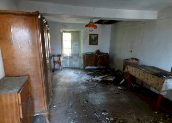 Hall / corridoio - Casa semi indipendente via Mazzini
 
11, Casalzuigno - foto 6