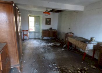 Parcheggio - Casa semi indipendente via Mazzini
 
11, Casalzuigno - foto 7