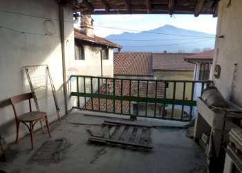Balcone - Casa semi indipendente via Mazzini
 
11, Casalzuigno - foto 9