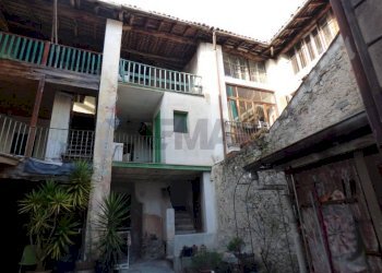 Edificio all\'aperto - Casa semi indipendente via Mazzini
 
11, Casalzuigno - foto 10