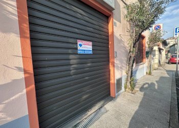 Edificio all\'aperto - Commercial Premises Besozzo - photo 1