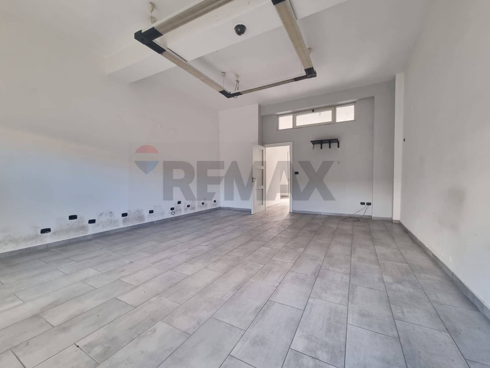 Foto 1 - Locale Commerciale Via Don Raffaele Abete
 
26, Melito di Napoli - foto 1