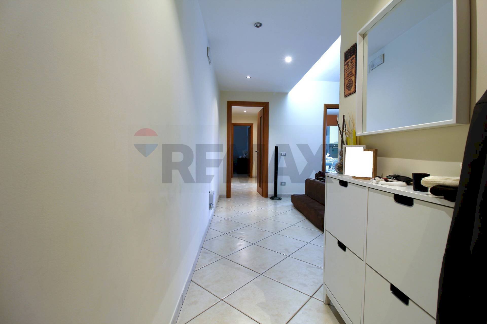 Hall / corridoio - Trilocale Via Badia
 
9, Catania - foto 3