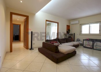 Soggiorno - Trilocale Via Badia
 
9, Catania - foto 1