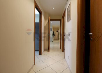 Hall / corridoio - Trilocale Via Badia
 
9, Catania - foto 15