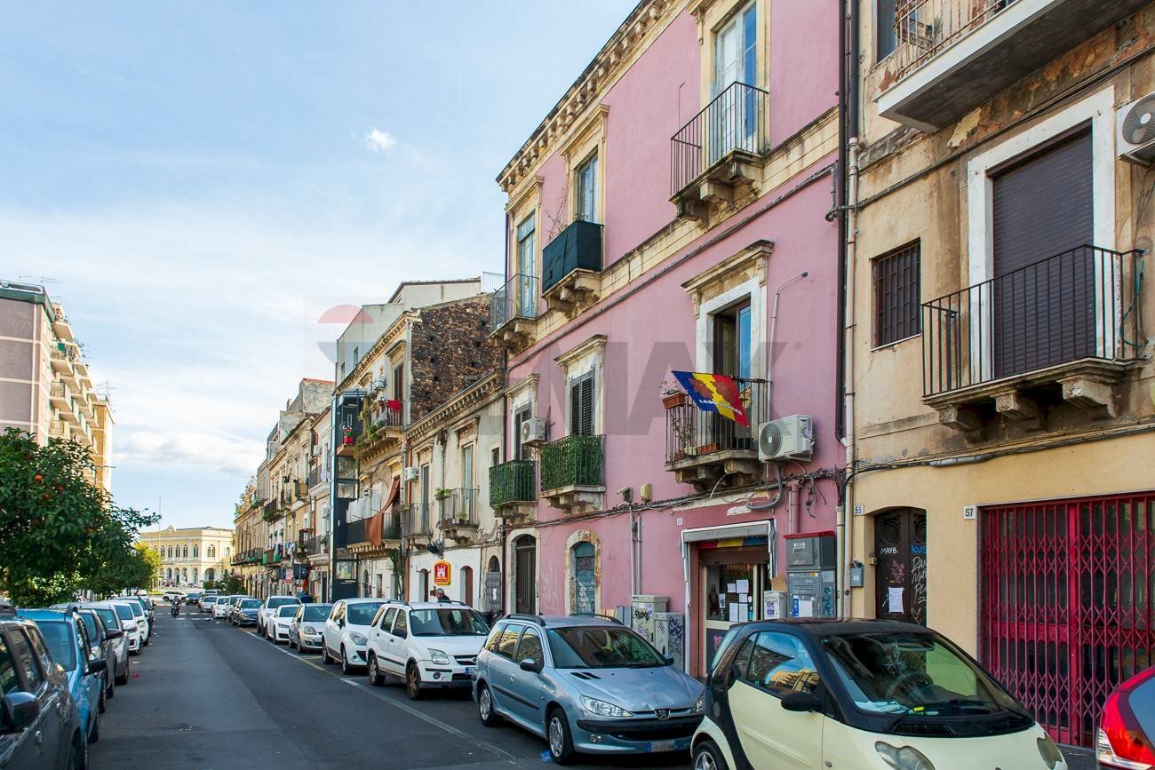 Edificio all\'aperto - Trilocale Via Marchese Di Casalotto
 
49, Catania - foto 1