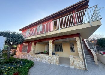 Casa all\'aperto - Casa semi indipendente VILLAGGIO DELFINO
 
snc, Carlentini - foto 1