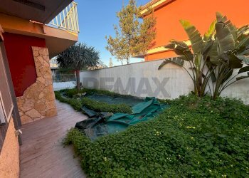 Giardino - Casa semi indipendente VILLAGGIO DELFINO
 
snc, Carlentini - foto 2