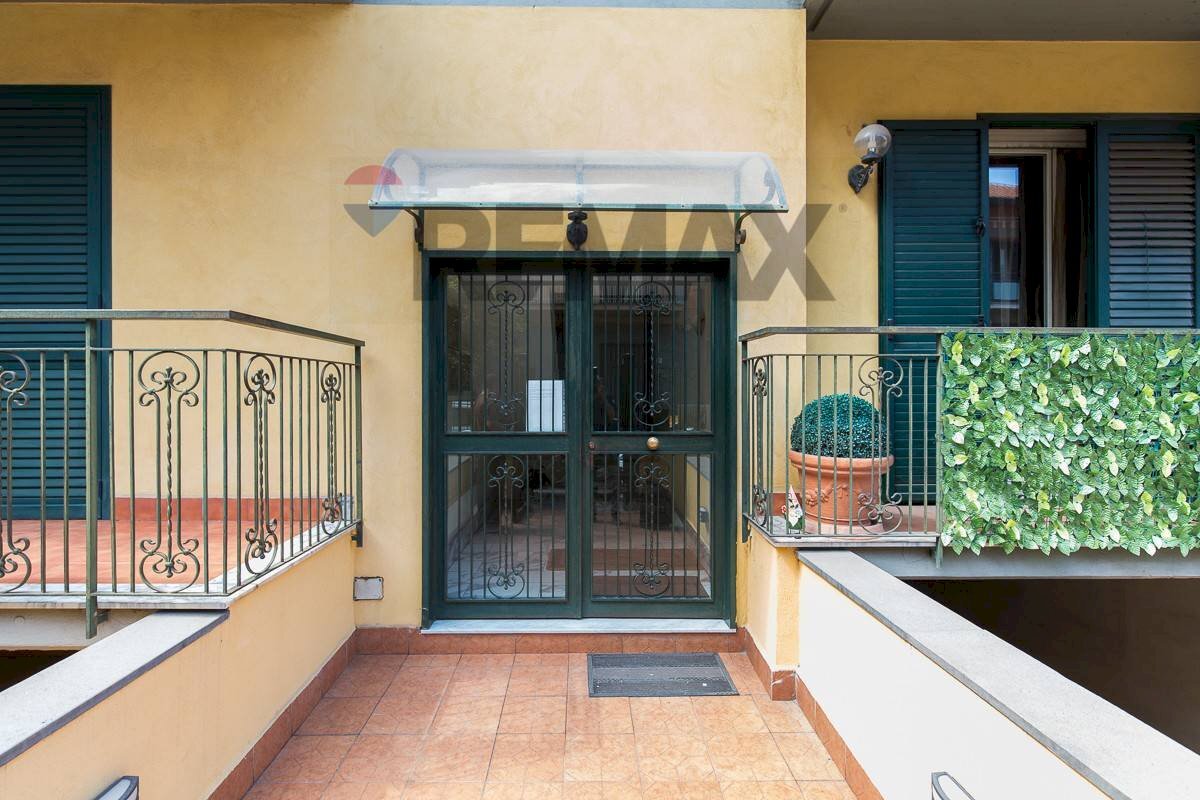 Edificio all\'aperto - Quadrilocale Via Sant'Antonio Abate
 
64, Misterbianco - foto 1