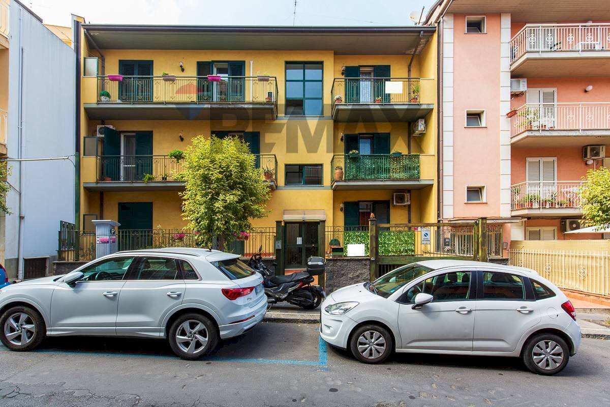 Edificio all\'aperto - Quadrilocale Via Sant'Antonio Abate
 
64, Misterbianco - foto 3