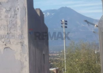 Vista delle montagne - Quadrilocale Via Sant'Antonio Abate
 
64, Misterbianco - foto 24