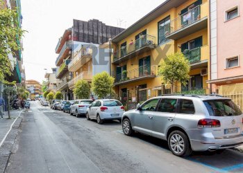 Edificio all\'aperto - Quadrilocale Via Sant'Antonio Abate
 
64, Misterbianco - foto 2