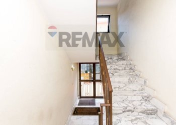 Scale - Quadrilocale Via Sant'Antonio Abate
 
64, Misterbianco - foto 8