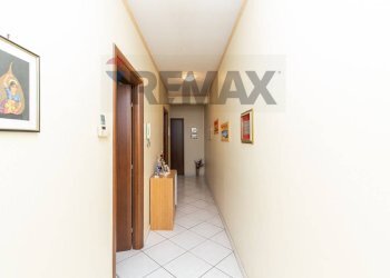 Hall / corridoio - Quadrilocale Via Sant'Antonio Abate
 
64, Misterbianco - foto 14