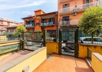 Terrazza - Quadrilocale Via Sant'Antonio Abate
 
64, Misterbianco - foto 32
