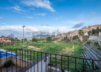 Balcone - Casa indipendente Via Gela
 
4, Caltagirone - foto 15