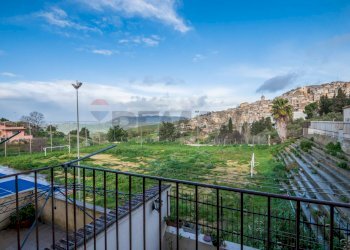 Balcone - Casa indipendente Via Gela
 
4, Caltagirone - foto 17