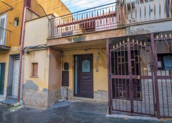 Edificio all\'aperto - Casa indipendente Via Gela
 
4, Caltagirone - foto 33