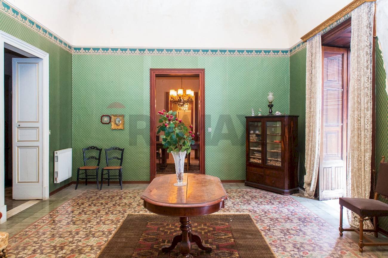Sala da pranzo - Casa indipendente Via Vittorio Emanuele III
 
29, Paterno - foto 1