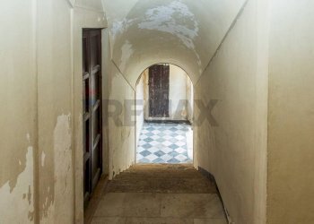 Scale - Casa indipendente Via Vittorio Emanuele III
 
29, Paterno - foto 16