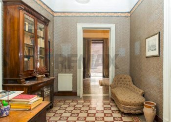 Hall / corridoio - Casa indipendente Via Vittorio Emanuele III
 
29, Paterno - foto 20