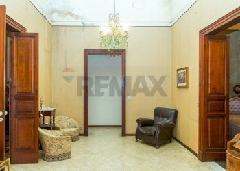 Hall / corridoio - Casa indipendente Via Vittorio Emanuele III
 
29, Paterno - foto 34