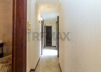 Hall / corridoio - Casa indipendente Via Vittorio Emanuele III
 
29, Paterno - foto 47