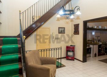 Scale - Casa indipendente Via Vittorio Emanuele III
 
29, Paterno - foto 56