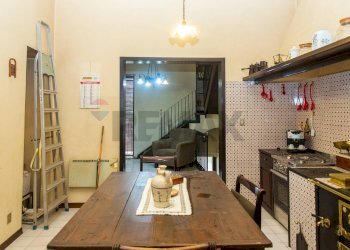 Sala da pranzo - Casa indipendente Via Vittorio Emanuele III
 
29, Paterno - foto 59