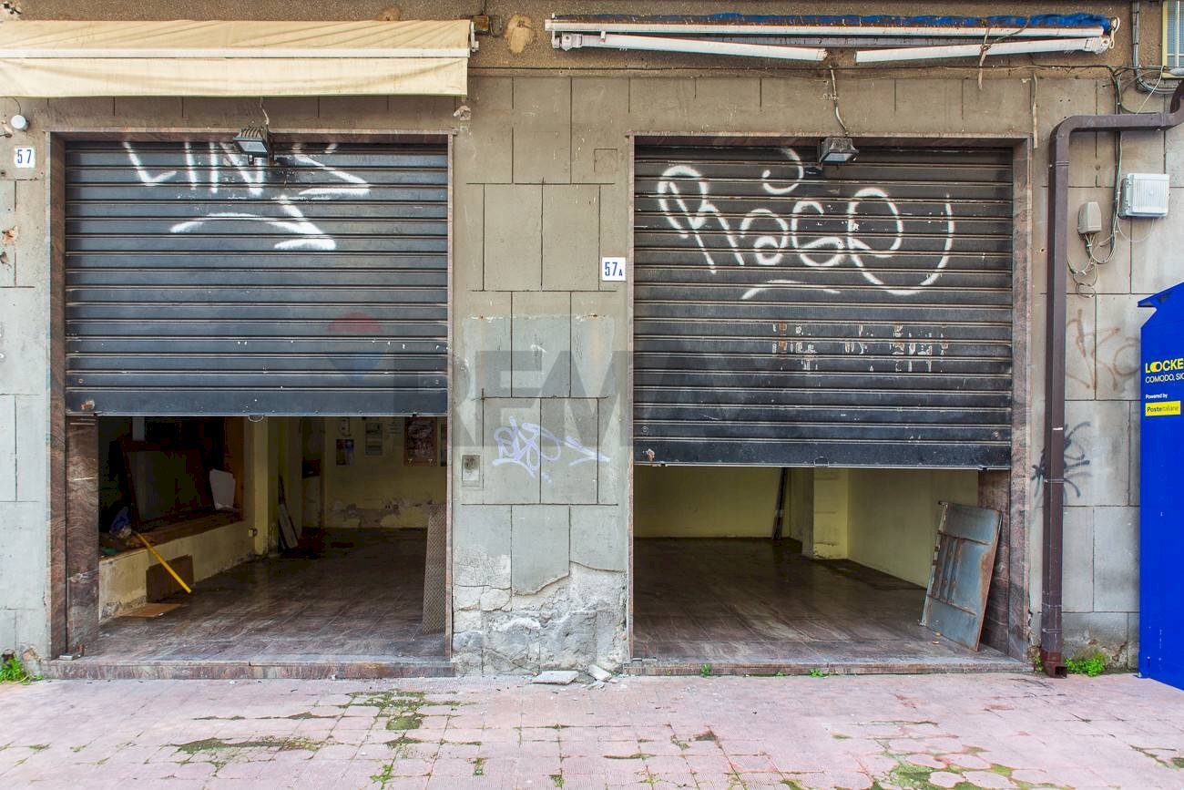 Edificio all\'aperto - Locale Commerciale Via Eleonora D'angiò
 
57, Catania - foto 1