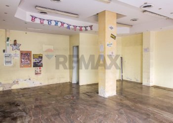 Stanza vuota - Locale Commerciale Via Eleonora D'angiò
 
57, Catania - foto 6