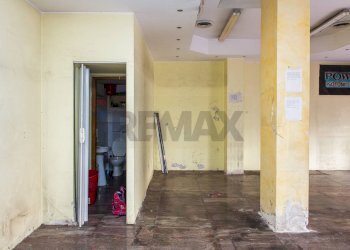 Stanza vuota - Locale Commerciale Via Eleonora D'angiò
 
57, Catania - foto 12