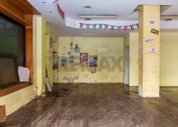 Stanza vuota - Locale Commerciale Via Eleonora D'angiò
 
57, Catania - foto 15