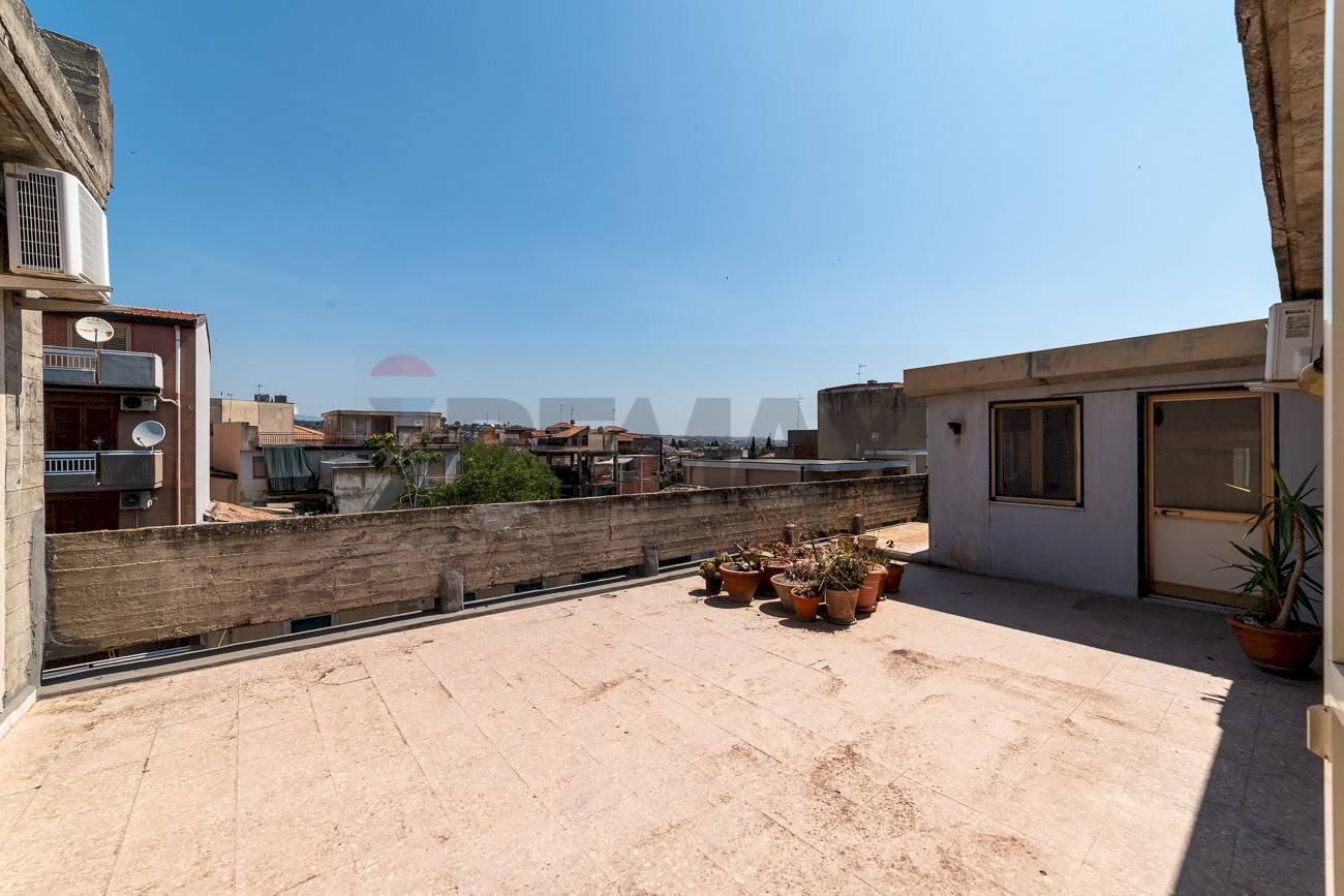 Terrazza - Appartamento Via Giuseppe Garibaldi
245, Misterbianco - foto 2