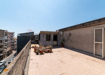 Terrazza - Appartamento Via Giuseppe Garibaldi
 
245, Misterbianco - foto 3