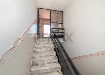 Scale - Appartamento Via Giuseppe Garibaldi
 
245, Misterbianco - foto 5