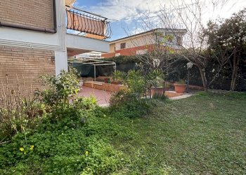 Giardino - Quadrilocale Via Ulisse
 
30, Ardea - foto 10