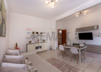 Sala da pranzo - Quadrilocale Via Etnea
 
407, Gravina di Catania - foto 5