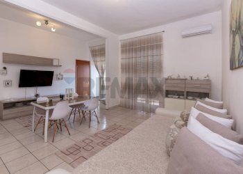 Sala da pranzo - Quadrilocale Via Etnea
 
407, Gravina di Catania - foto 6