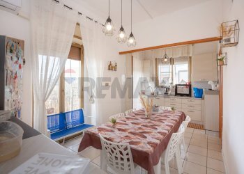 Sala da pranzo - Quadrilocale Via Etnea
 
407, Gravina di Catania - foto 26