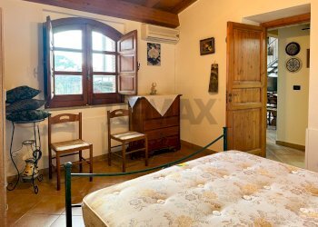 Camera / camera da letto - Independent house Via romissa
 
Z7, Savoca - photo 19